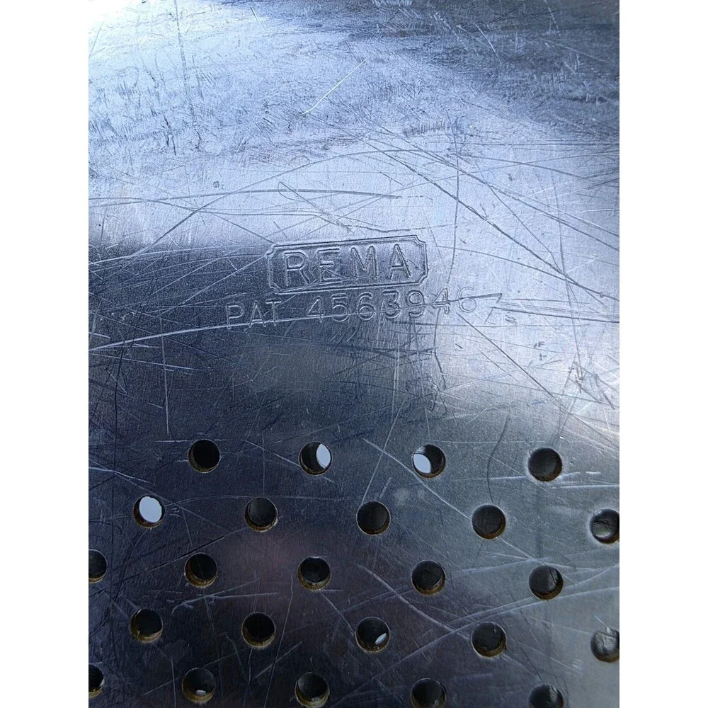 AIRBAKE Aluminum Oven Bakeware Pizza Pan Large 15.75” Round Vented Crispy Crust